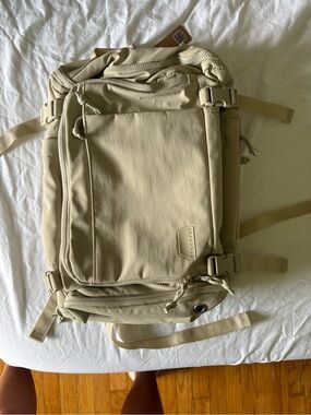 NWT BAGSMART Beige Travel Backpack - Neutral Canvas Daypack
